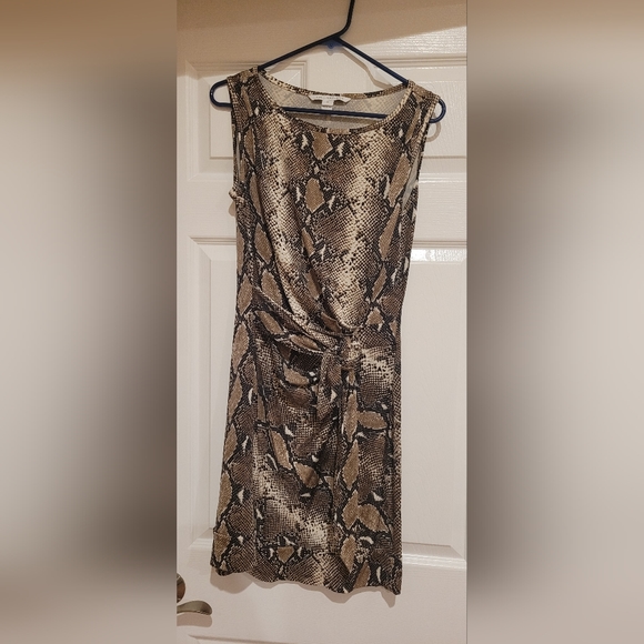 Diane Von Furstenberg faux wrap dress. 100% silk size 10 - Picture 2 of 9